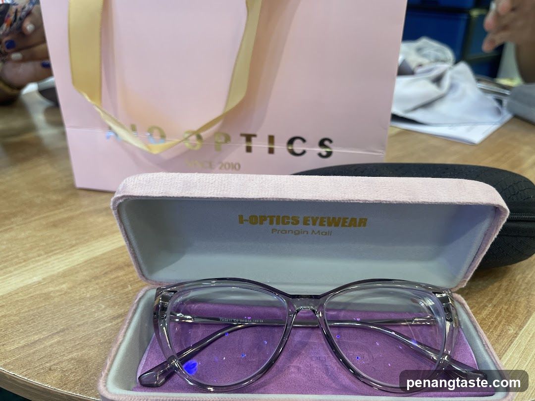 Eyewear Product Display