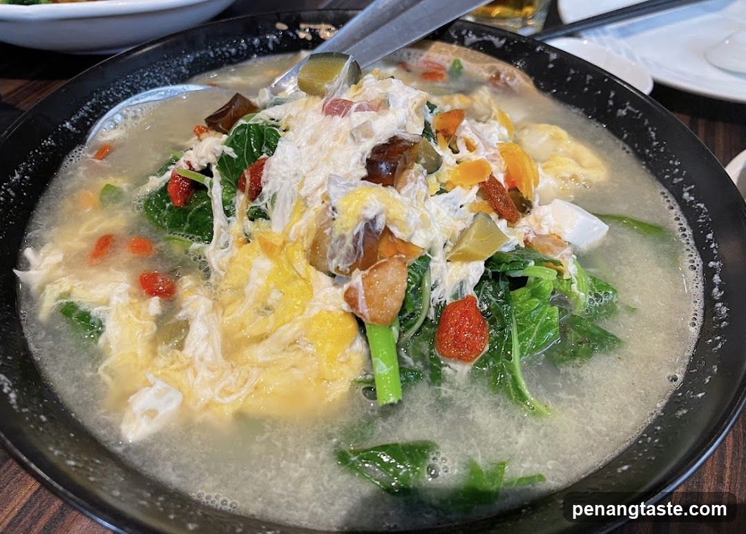 Soup with Spinach and Egg