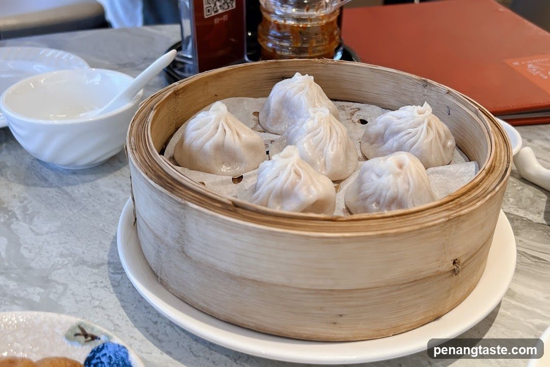 Xiao Long Bao in Bamboo Steamer