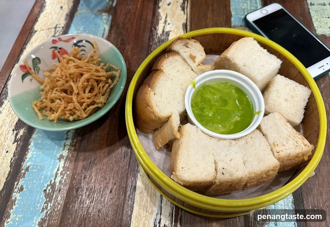 Bread and Sauce with Crispy Topping
