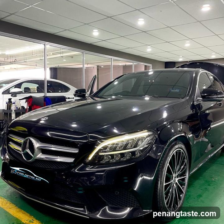 Mercedes-Benz in Detailing Shop