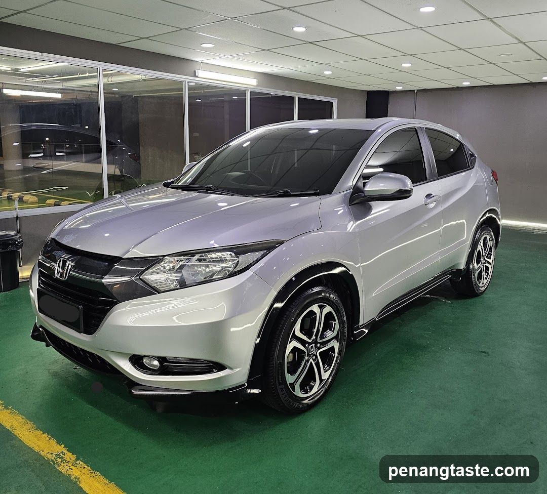 Silver Honda HR-V in showroom
