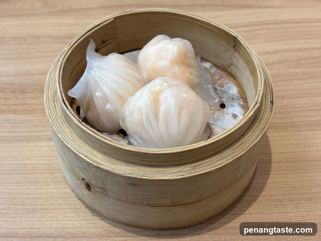 Steamed Dumplings in Bamboo Basket