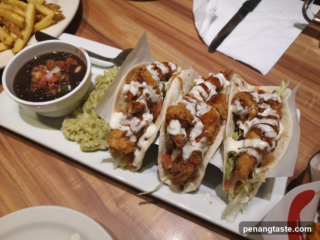 Fried Chicken Tacos with Salsa and Guacamole