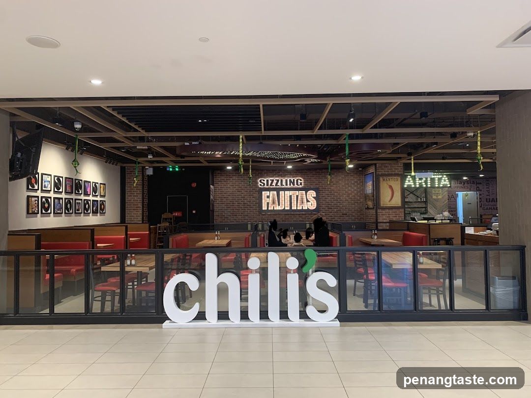 Chilis Restaurant Interior View