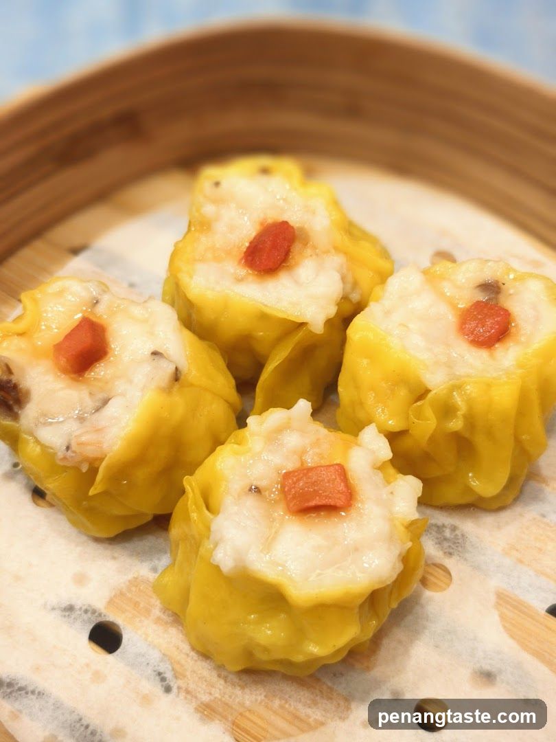 Steamed Dumplings in Bamboo Steamer