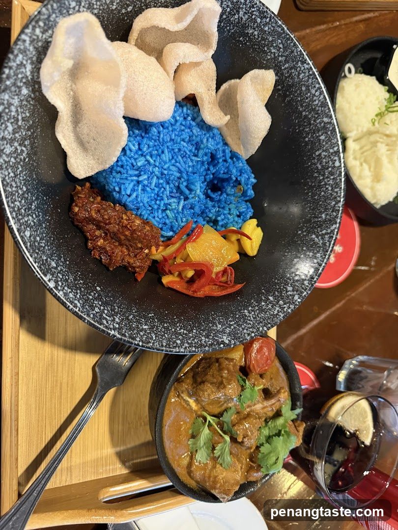 Blue Rice Meal with Curry and Chips