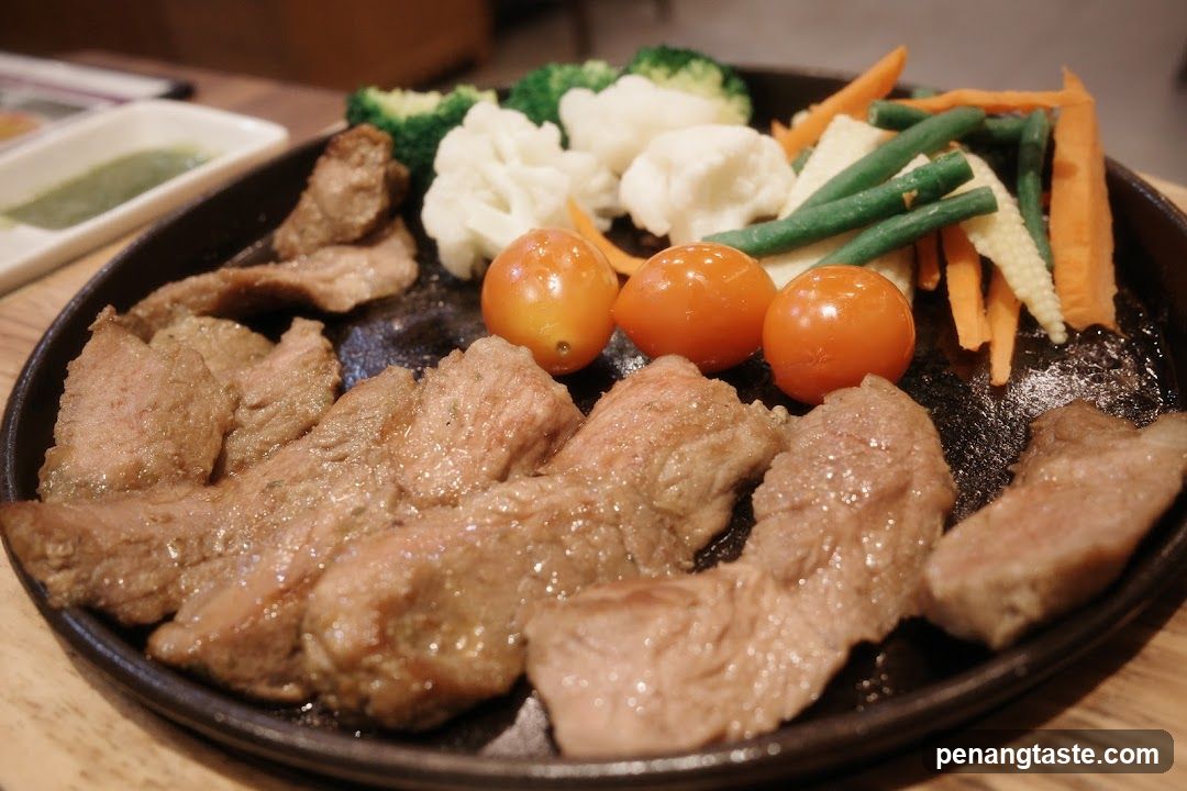 Grilled Meat Platter with Vegetables