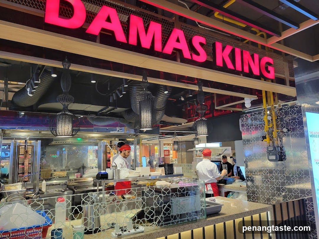 Damas King Kitchen Interior