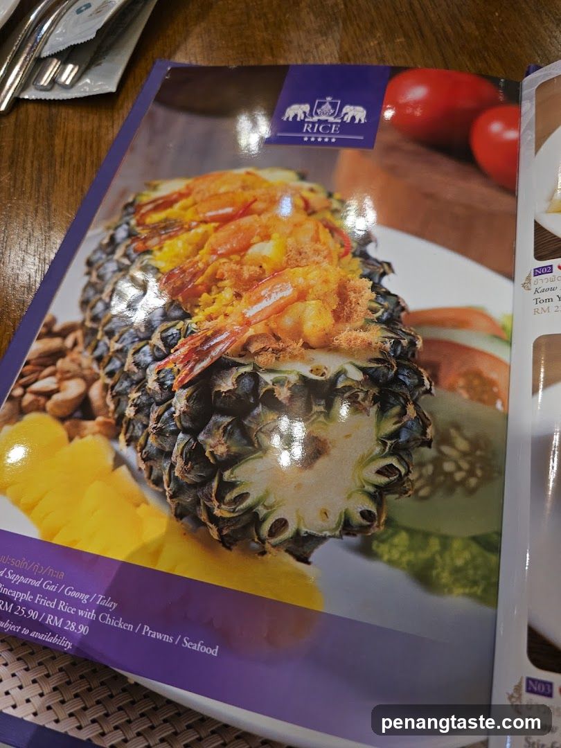 Pineapple Fried Rice with Chicken/Prawns/Seafood