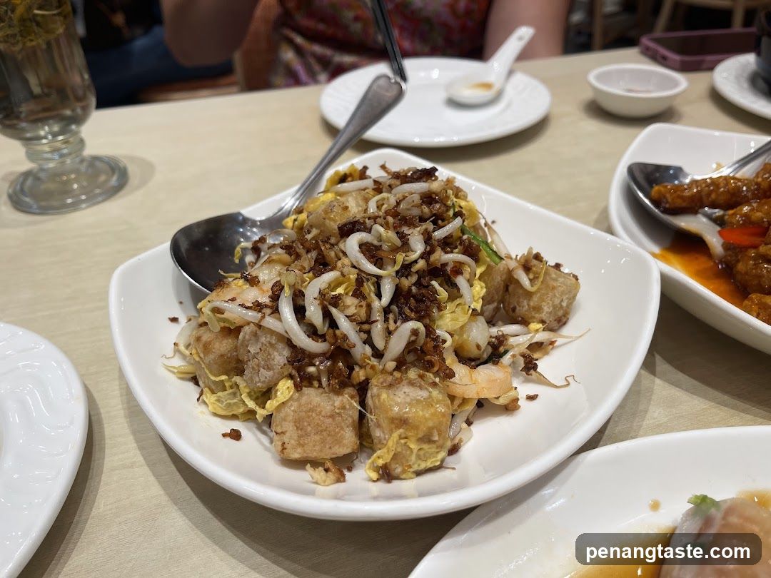 Dish with Tofu and Bean Sprouts