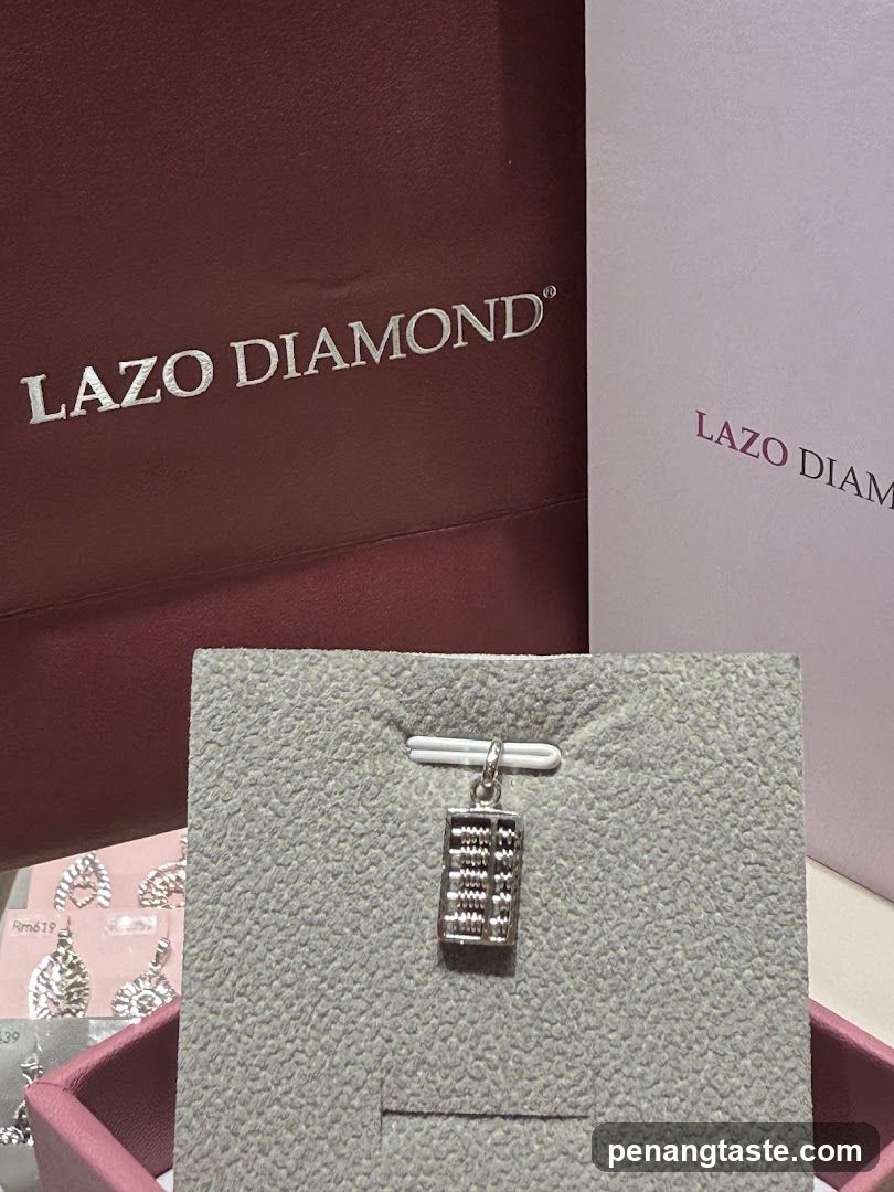 Lazo Diamond Jewelry Display
