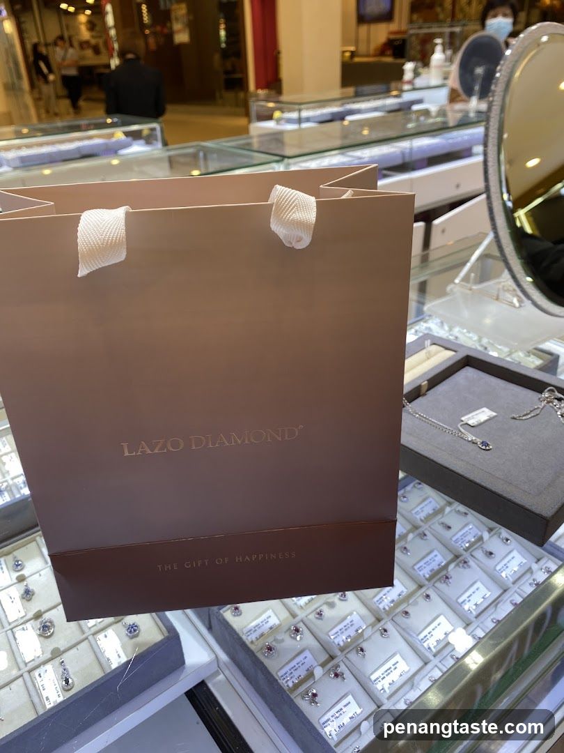 Lazo Diamond Shopping Bag in Jewelry Store