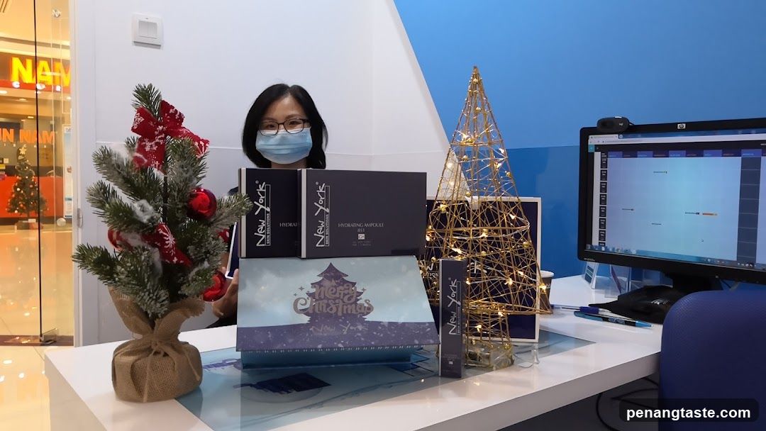 Christmas Gift Display at Reception Desk