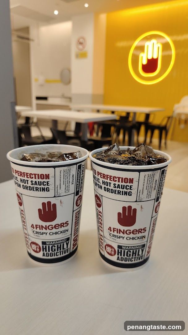 4 Fingers Crispy Chicken Drink Cups
