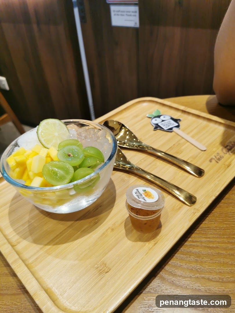 Fruit Bowl with Condiment