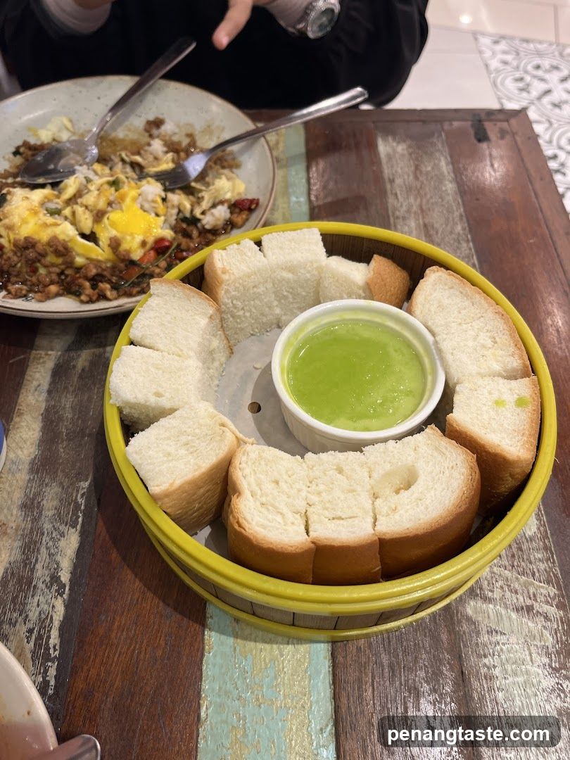Breakfast with Bread and Dip