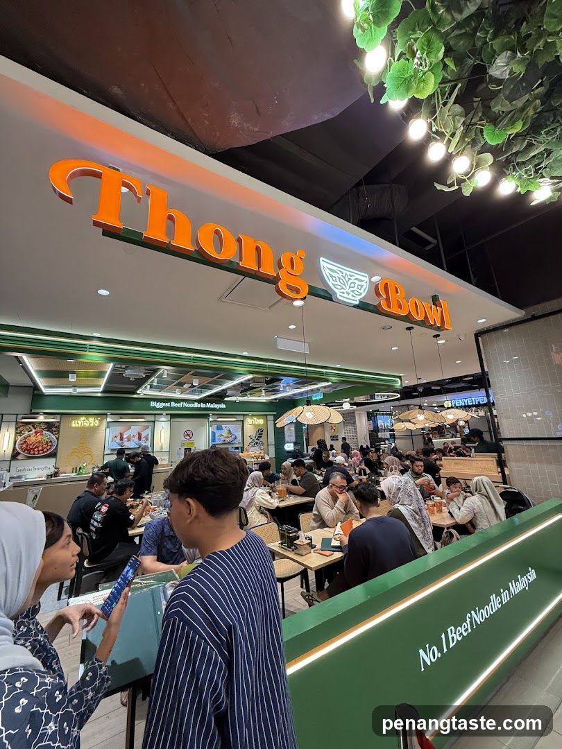 Thong Bowl Interior Scene