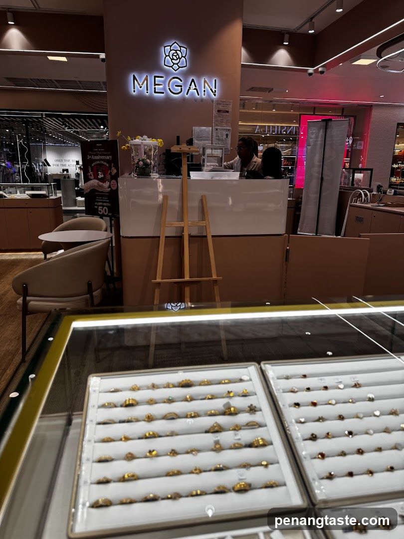 Jewelry Store Interior Display