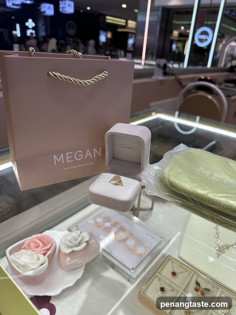 Megan Jewelry Display