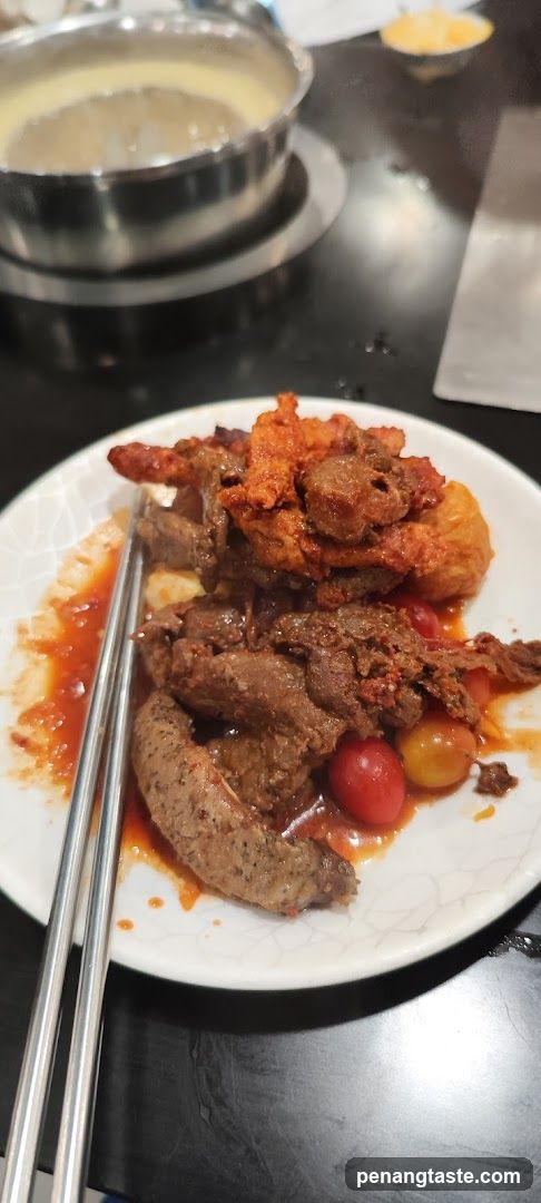Spicy Beef Dish with Tomatoes