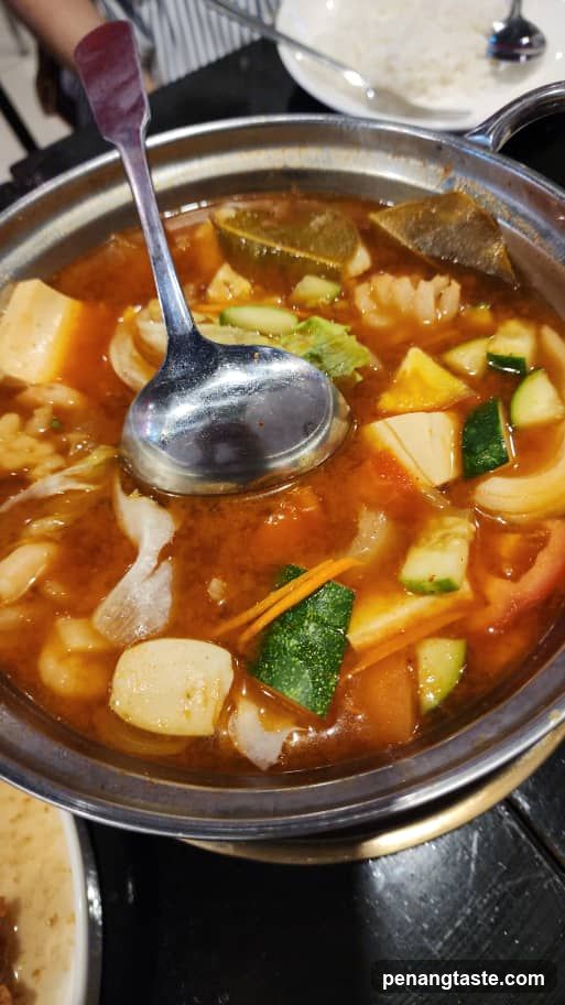 Spicy Vegetable Soup with Tofu and Zucchini